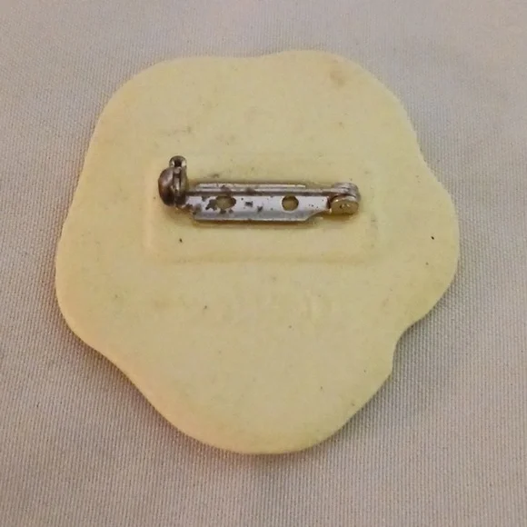 Vintage Avon Pansy Flower Brooch Pin Porcelain Yellow - Picture 5 of 6